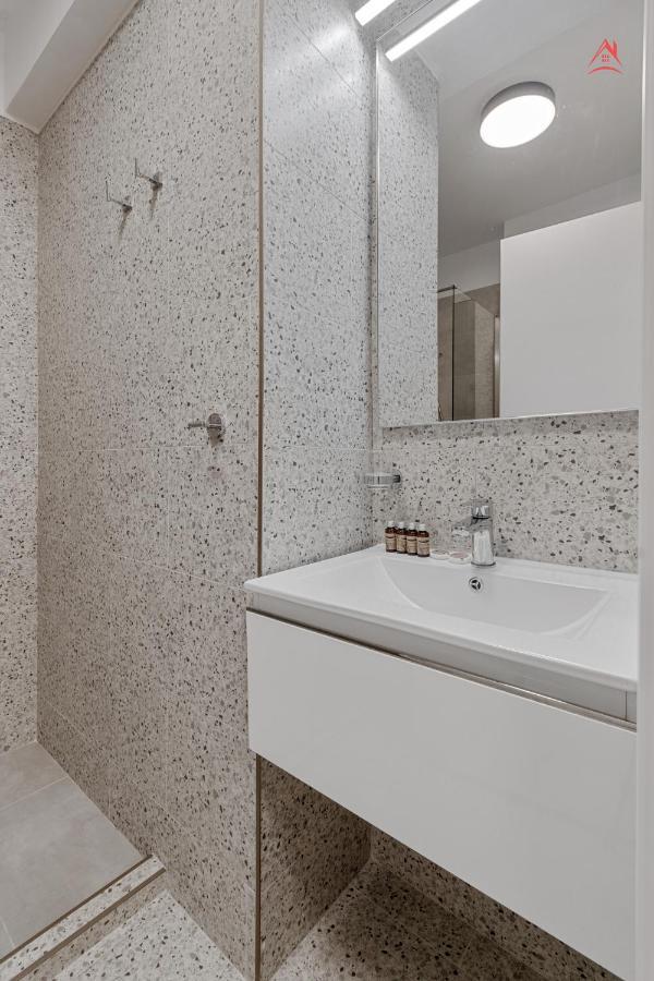 Apartament Opera Residence - Cismigiu, Eroilor, Free Private Parking Bucureşti Ngoại thất bức ảnh