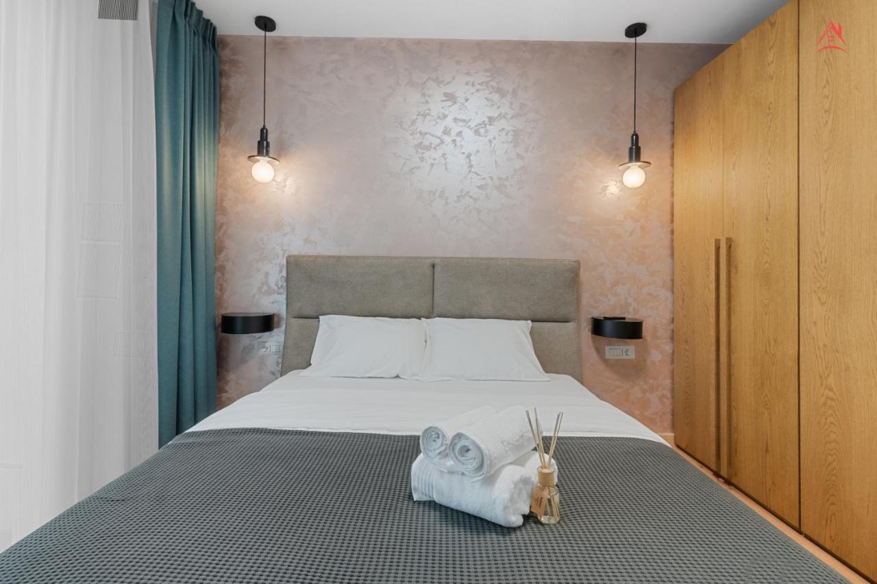 Apartament Opera Residence - Cismigiu, Eroilor, Free Private Parking Bucureşti Ngoại thất bức ảnh